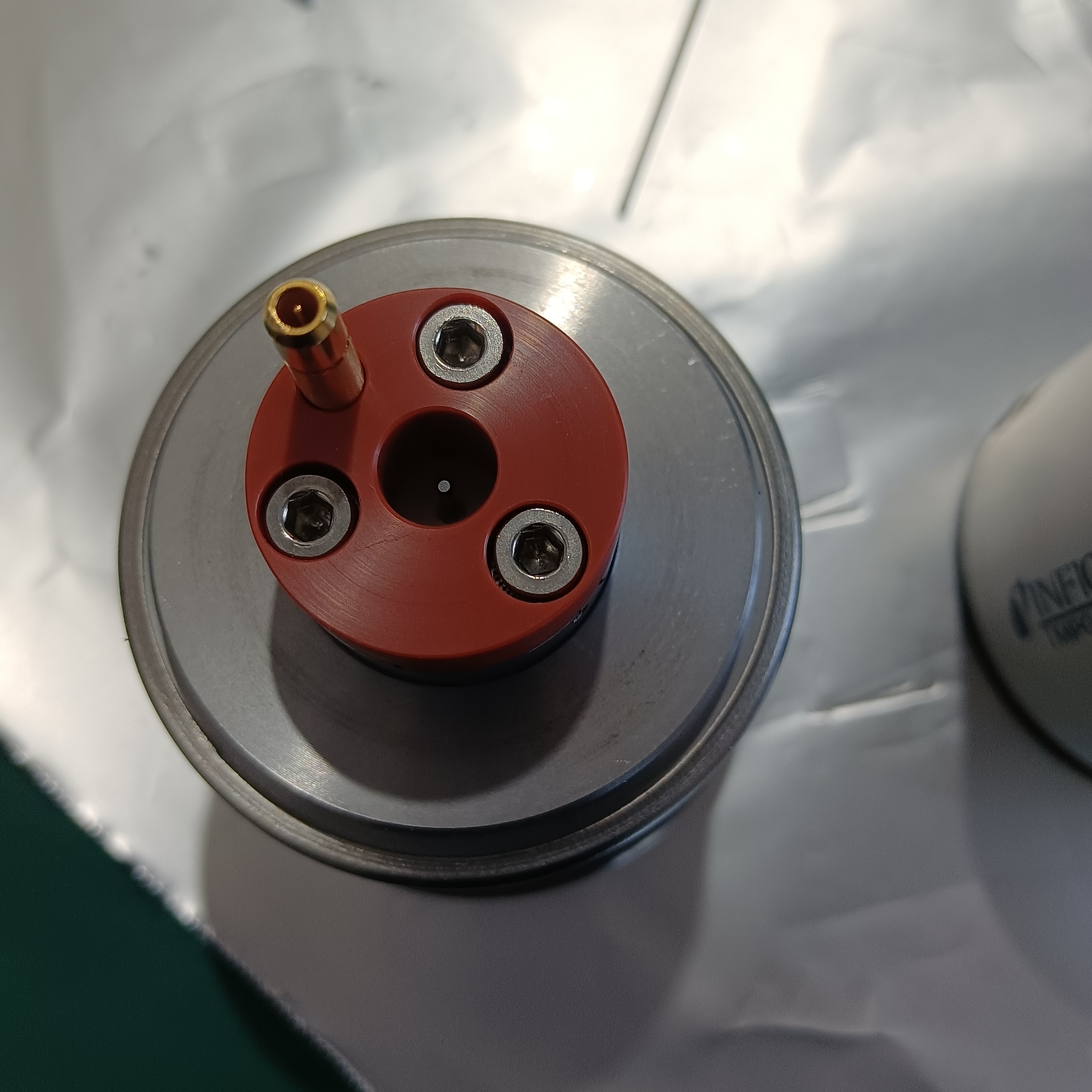 拆解后的英富康真空計
